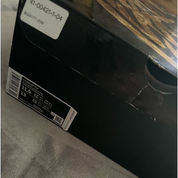 Nike Lebron 17 Infrared Shoes - Picture 13 of 13